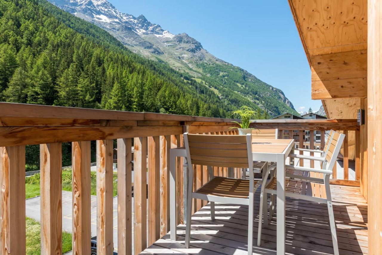 Montela Hotel & Resort - Suiten Saas-Grund Bagian luar foto