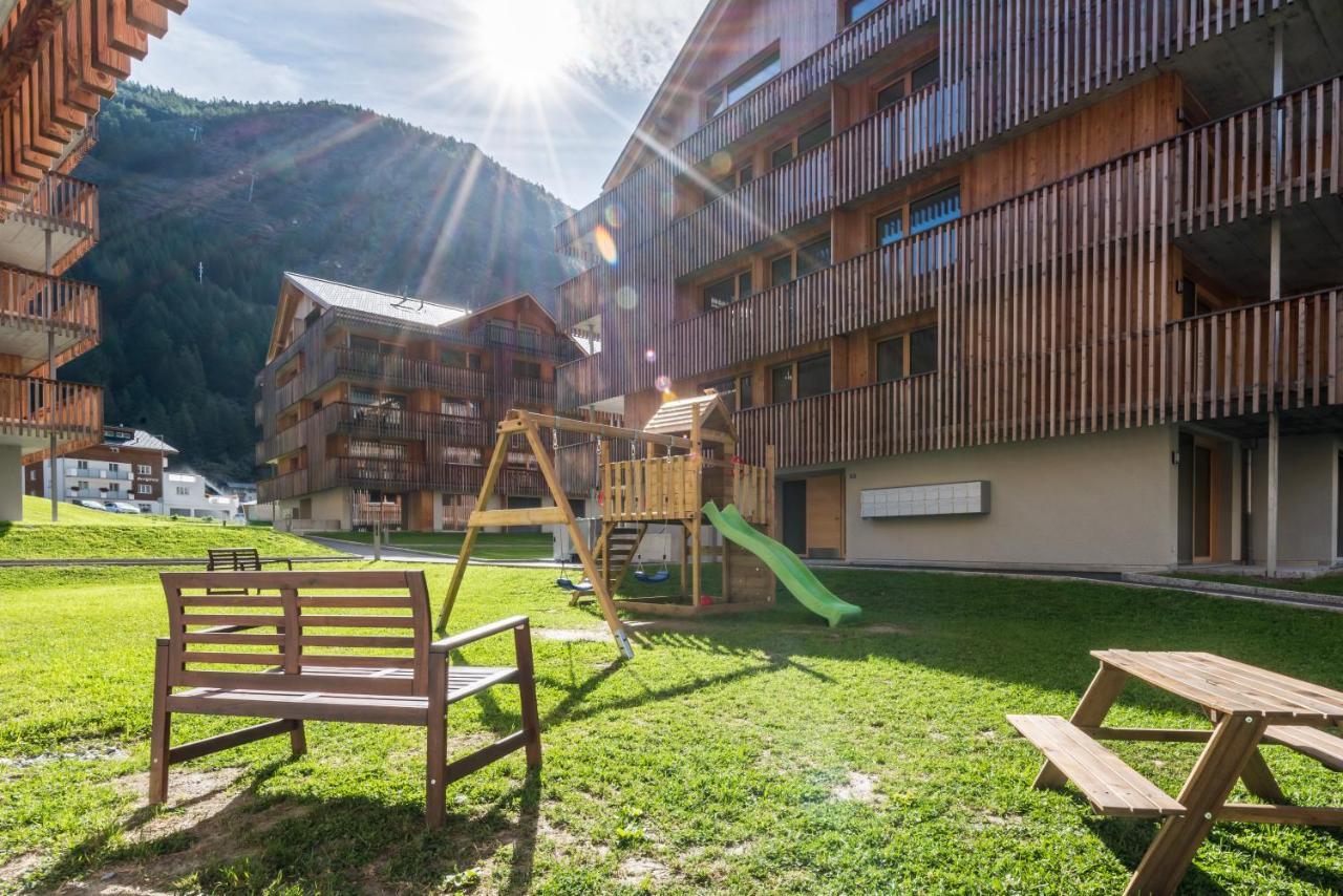Montela Hotel & Resort - Suiten Saas-Grund Bagian luar foto